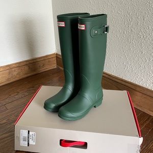 Brand New Hunter Rainboots - Size 6
